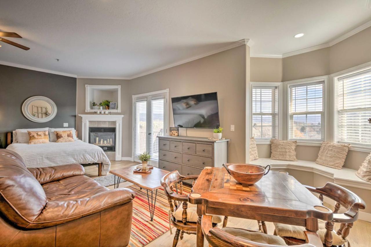Large, Cozy Midway Studio With Mountain Views! Extérieur photo
