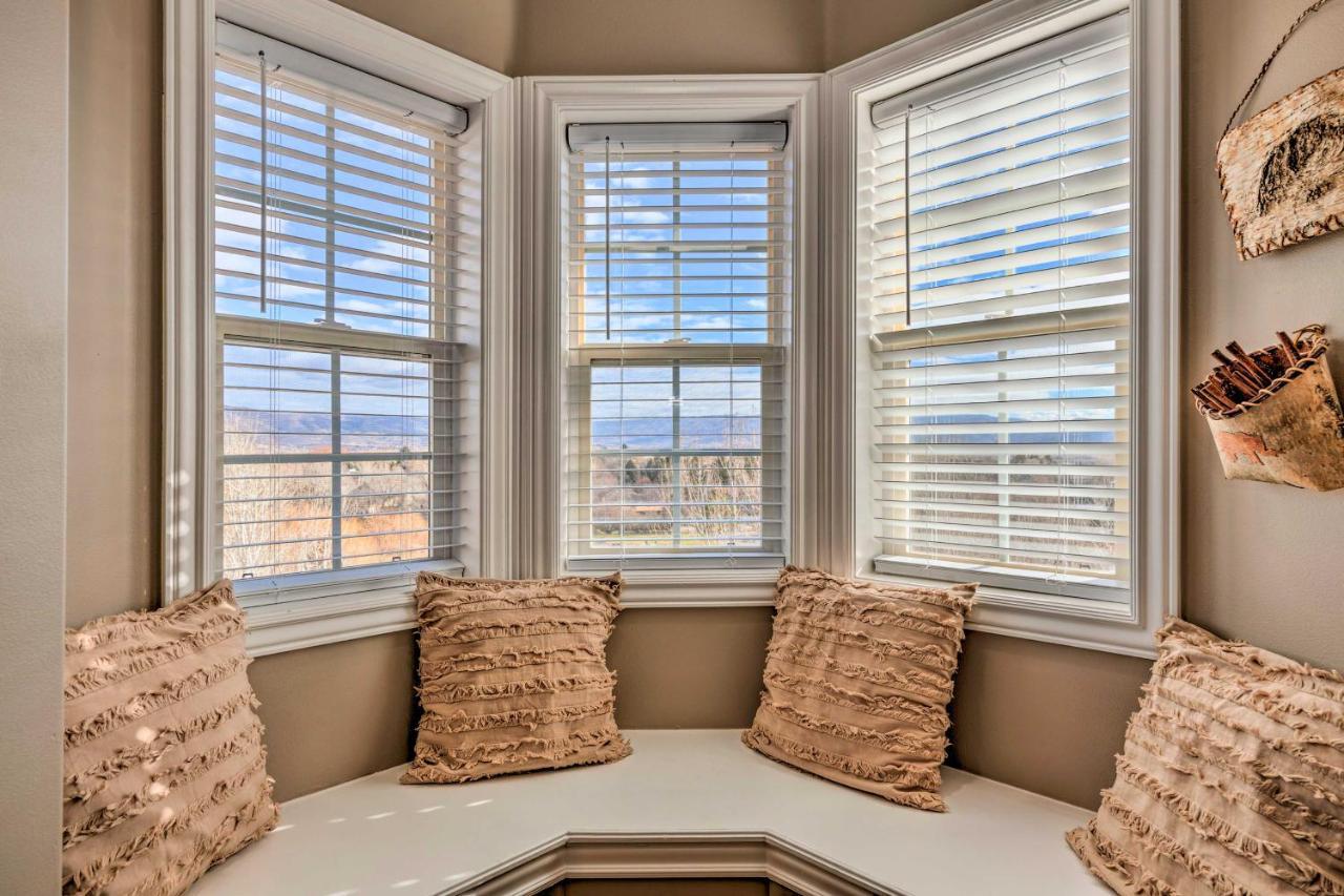 Large, Cozy Midway Studio With Mountain Views! Extérieur photo