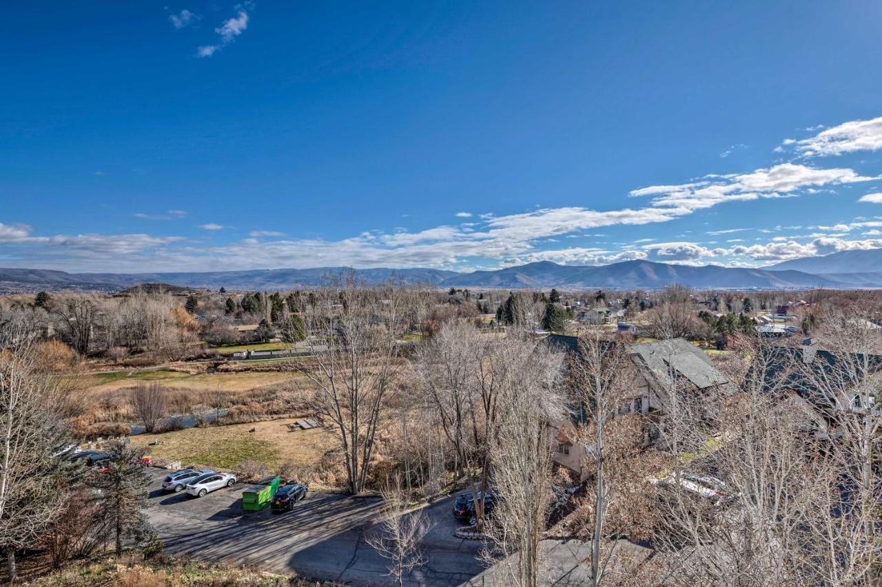 Large, Cozy Midway Studio With Mountain Views! Extérieur photo