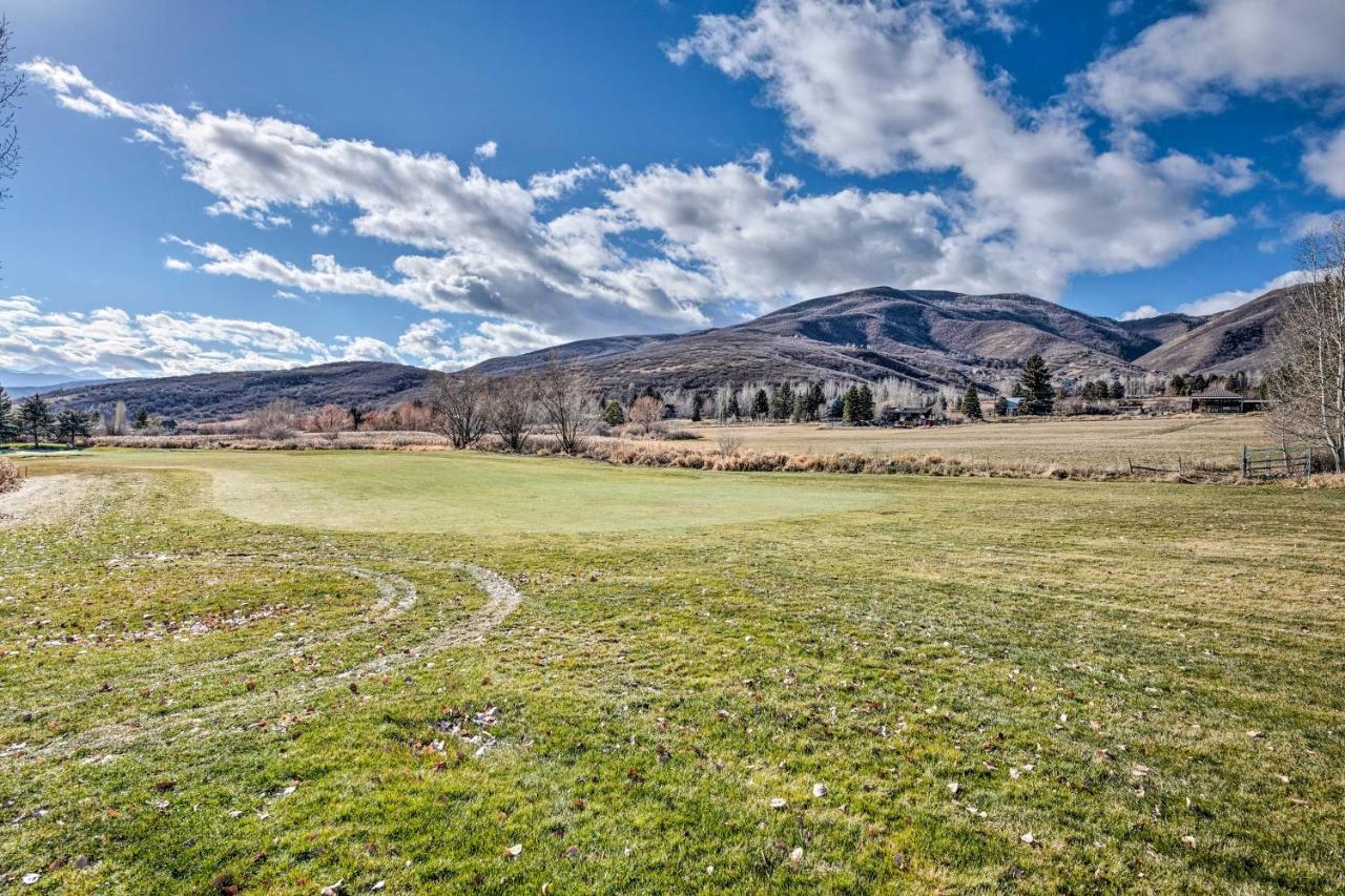 Large, Cozy Midway Studio With Mountain Views! Extérieur photo